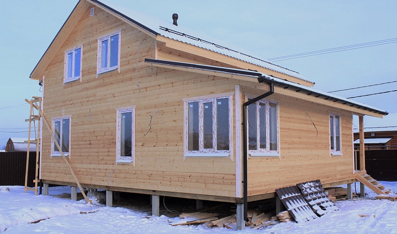 Уютный каркасный дом 10х10 м для постоянного проживания в деревне Мыс